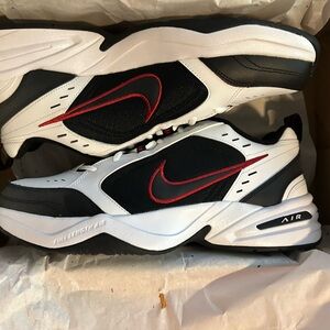 NEW Nike Air Monarch IV sneakers Size 12